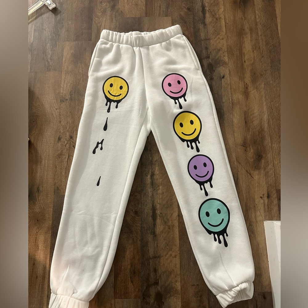 brand new smiley sweatpants size xs never worn no tags good material